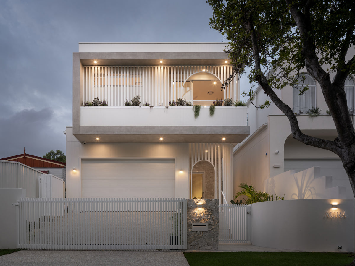 AURA, Taringa
