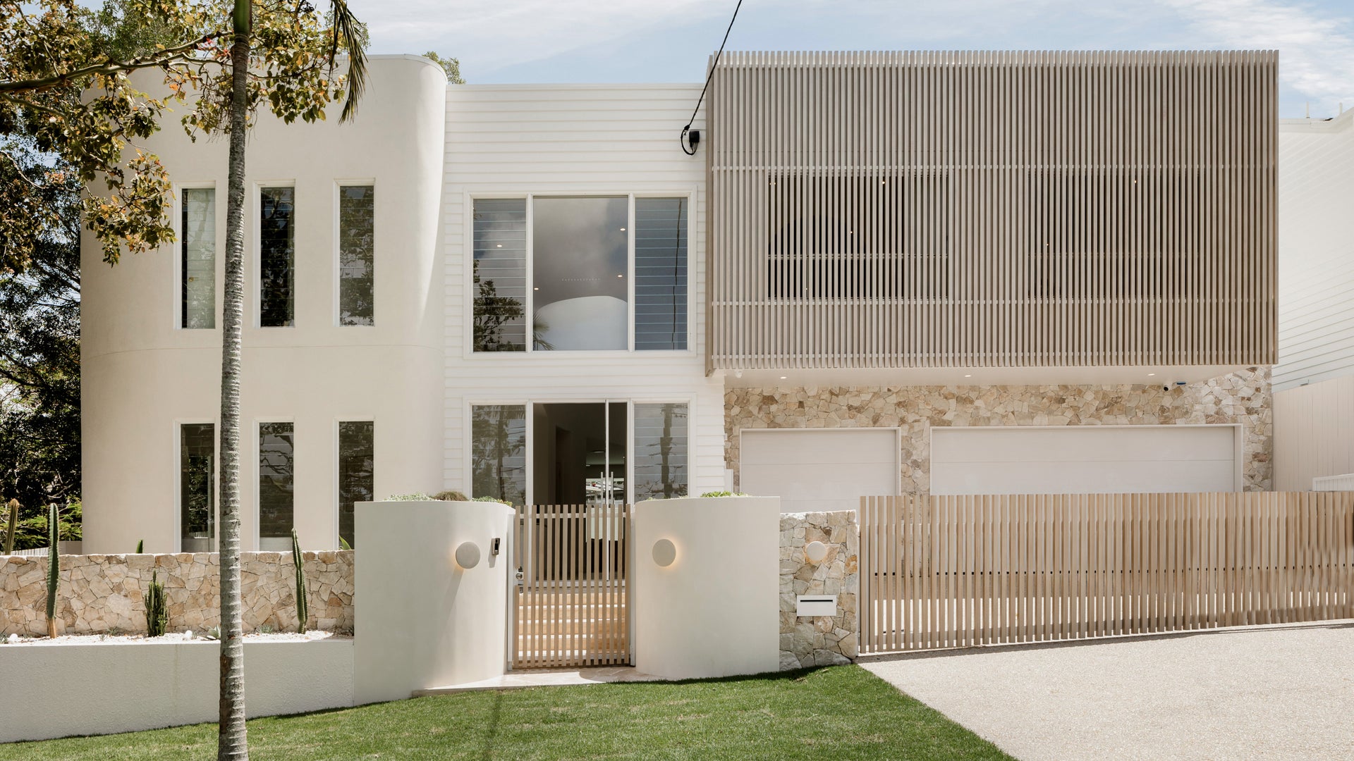 ENCANTO, Camp Hill