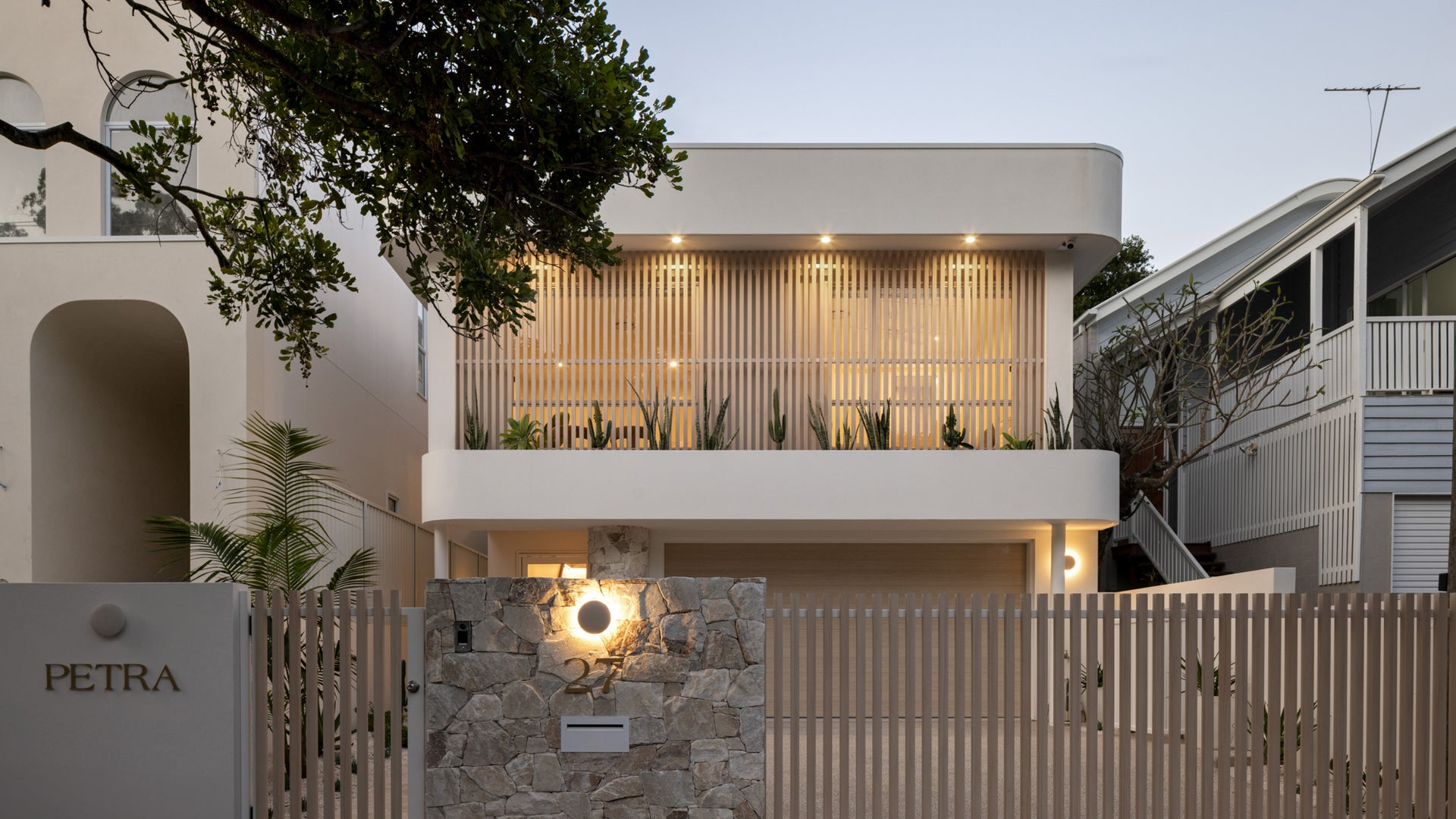 PETRA, Taringa